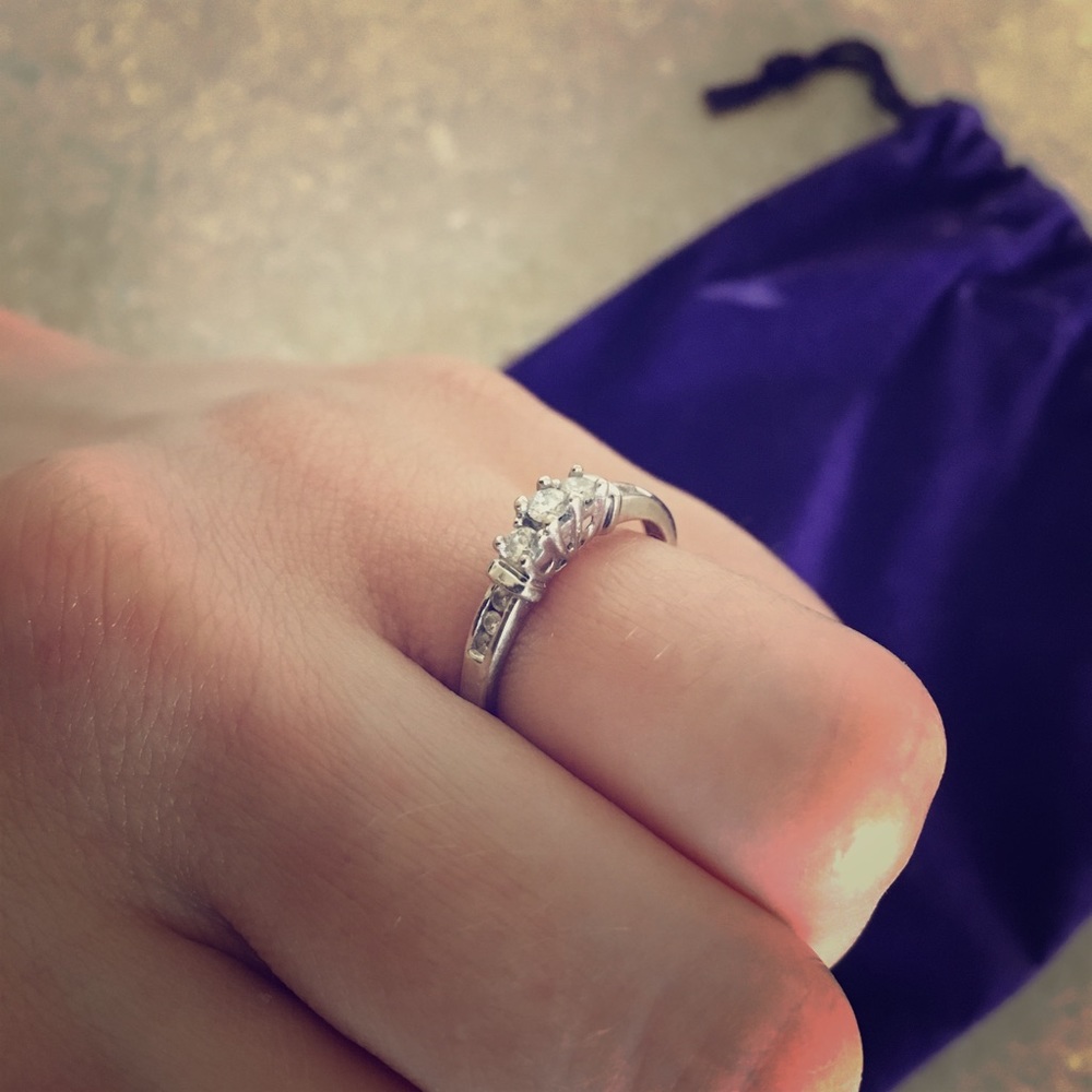 10K 1/4CT Y/W Gold 6.5 ring size